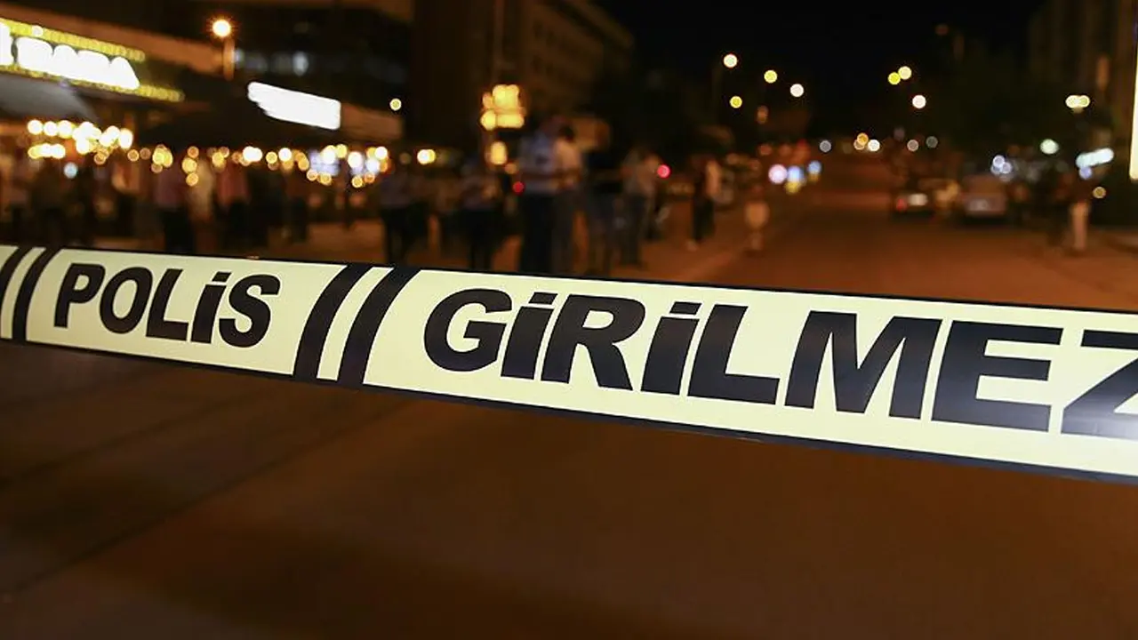 Uşak'ta bıçaklı kavga çıktı 3 kişi yaralandı 1'nin  durumu ağır