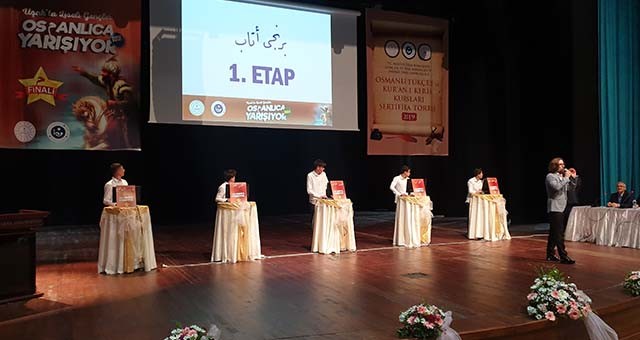 Uşak'ta 'Osmanlıca Yarışıyor' etkinliğinin finali yapıldı