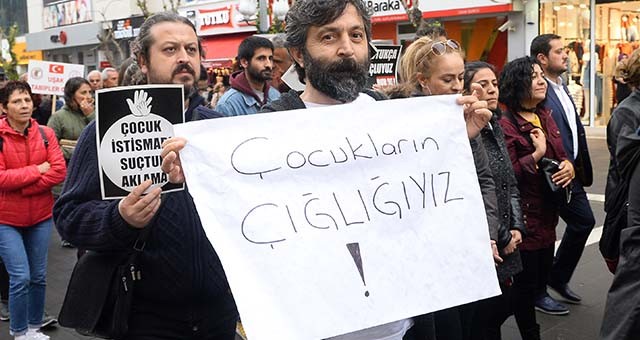 Uşak'ta cinsel istismar protestosu