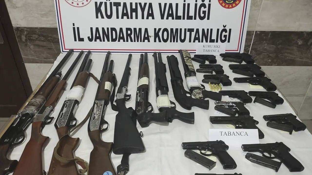 Kütahya'da asker eğlencesinde havaya ateş eden magandalar gözaltına alındı