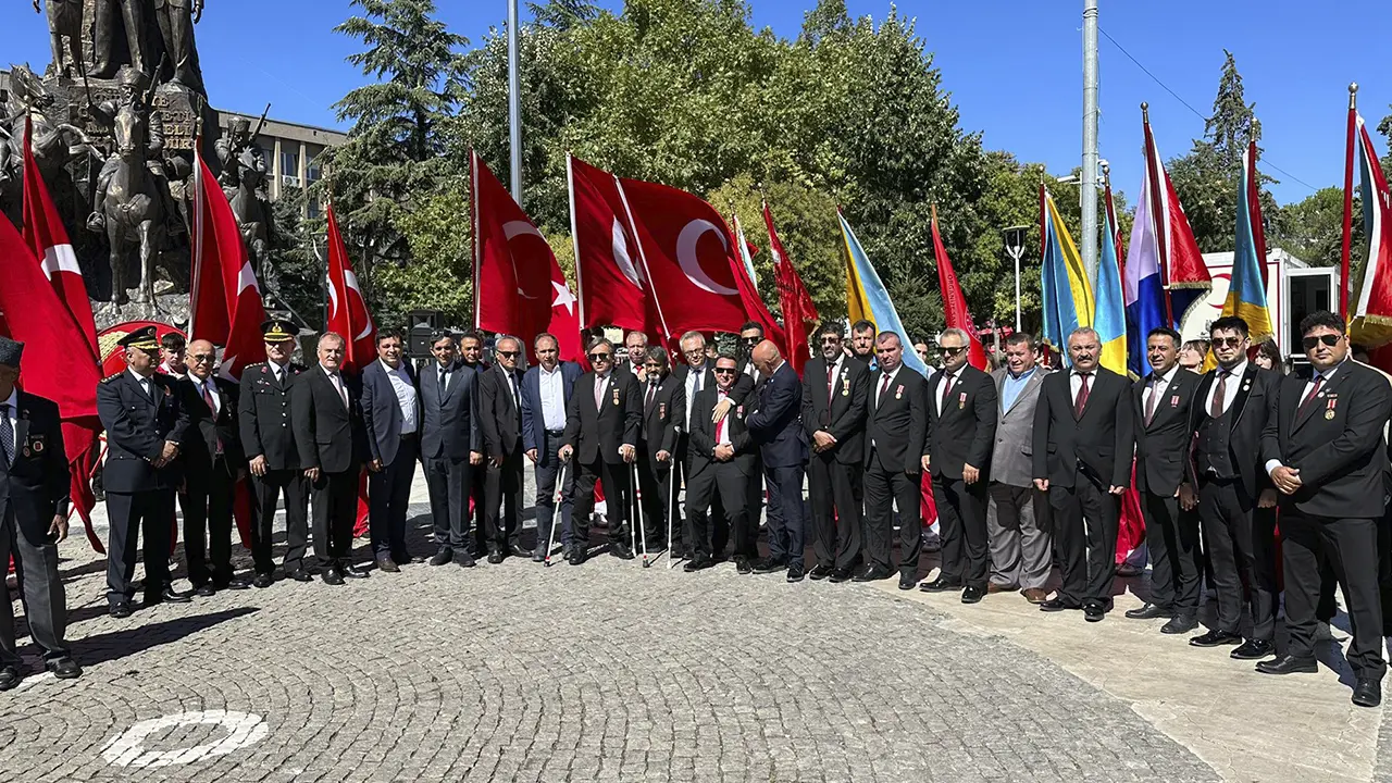 Uşak 15 Temmuz Şehitler Meydanı'nda Gaziler Günü kutlandı