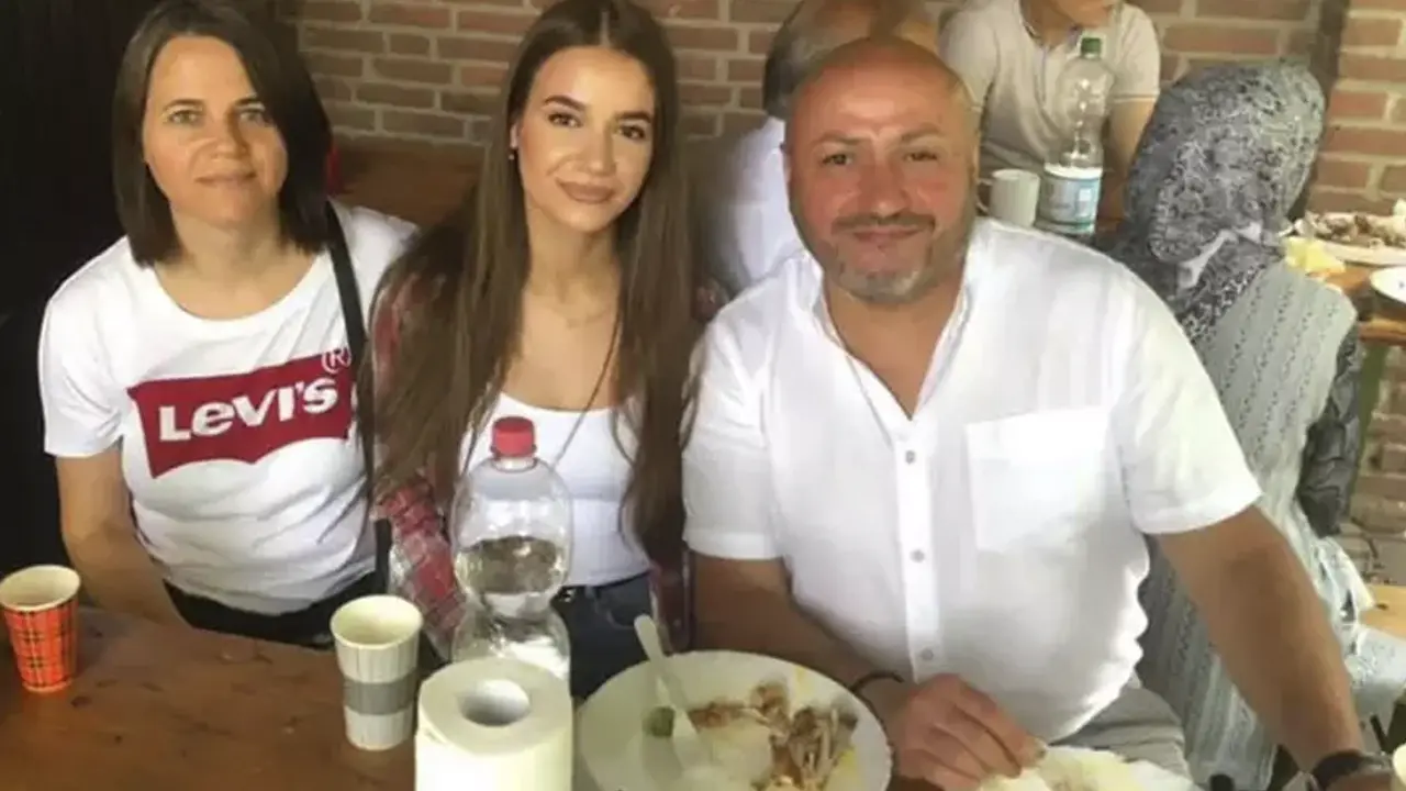 Almaya'dan gelip Denizli'de ki kazada ölen Hatice ve Mehmet Şandede defnedildi