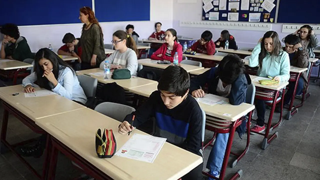 Okullarda artık ortalaması 70 olmayan geçemeyecek! Yönetmelik değişiyor