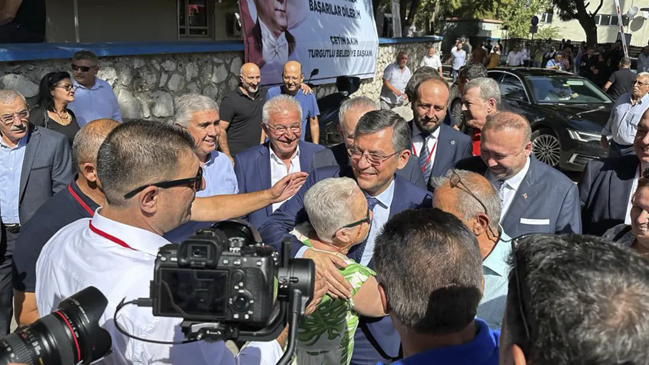 Chp’nin eski Milletvekili Özkan Yalım’ın, Özgür Özel Aşkı