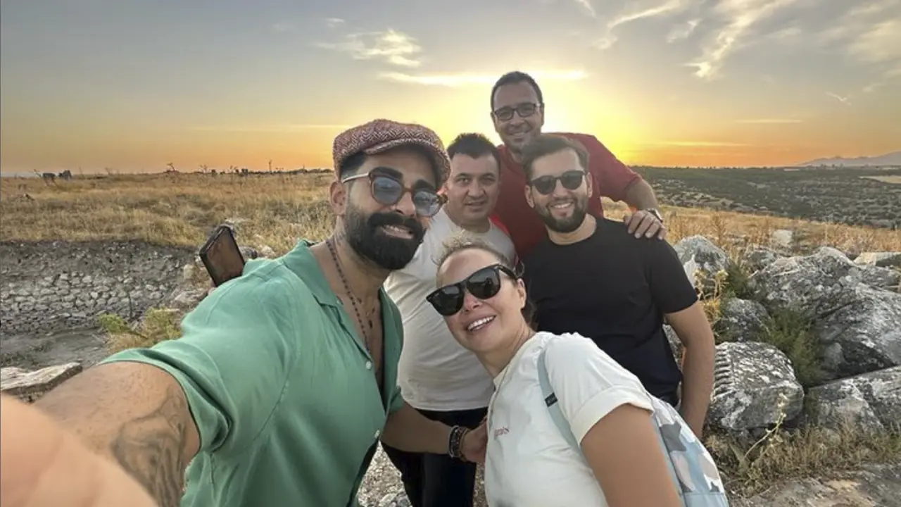 Uşak iline bir katkı da Gökhan Türkmen'den! Yeni şarkısının klibini orada çekti