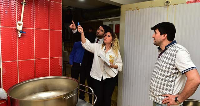 Uşak Belediyesi Zabıta Ekipleri Bu Kez Lokantalarda