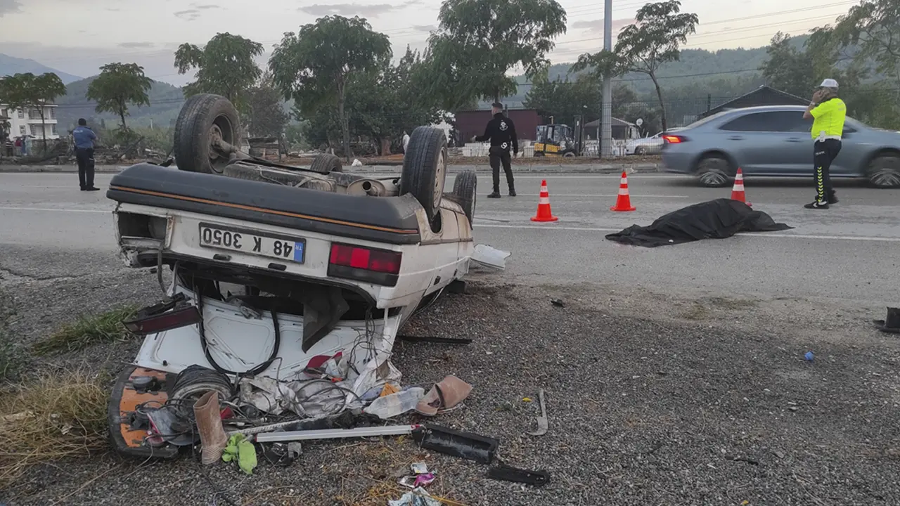 Muğla'da refüje çarpan otomobilin sürücüsü Nevzat Bakırcı hayatını kaybetti, 1 ölü