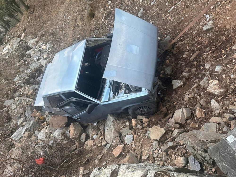 Uşak'taki trafik kazasında aynı aileden 5 kişi yaralandı