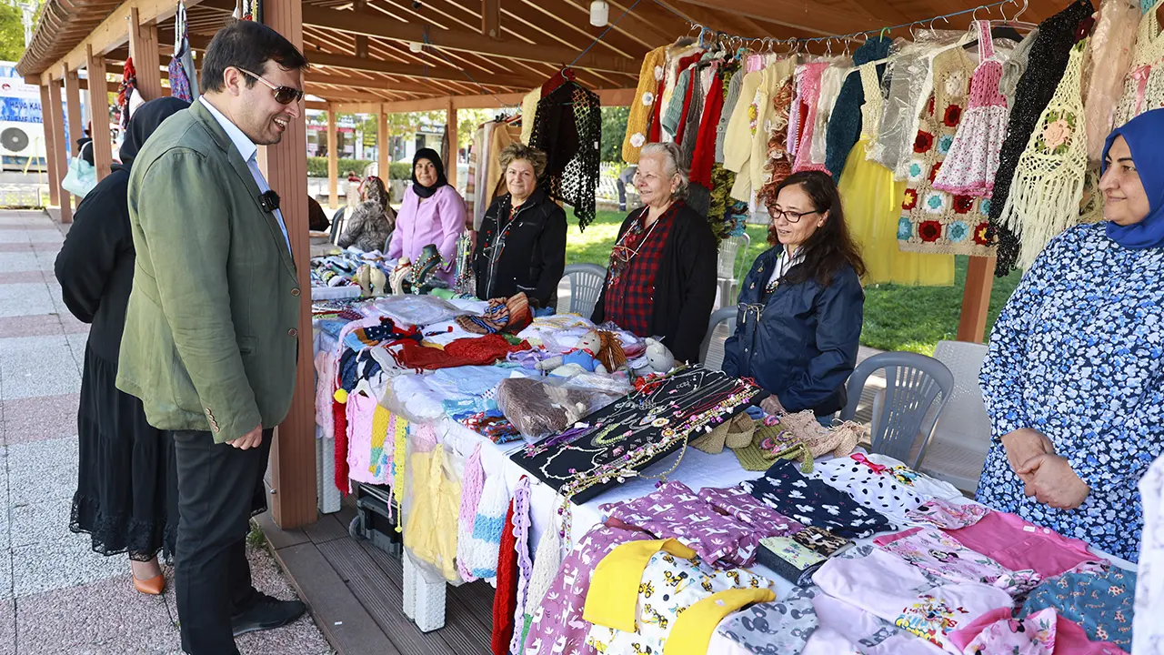 Uşak'ta üretici kadınlar 'El Emeği Pazarı' kurdu, 3 gün devam edecek