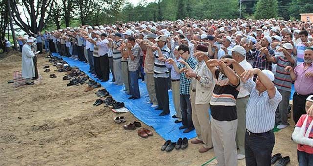 Banaz'da köylüler yağmur duasına çıktı