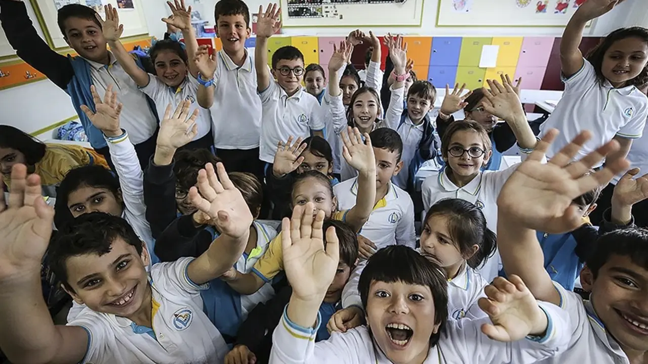 Öğrenciler dikkat! Uşak ve Türkiye'de Ara tatil tarihleri değişebilir!