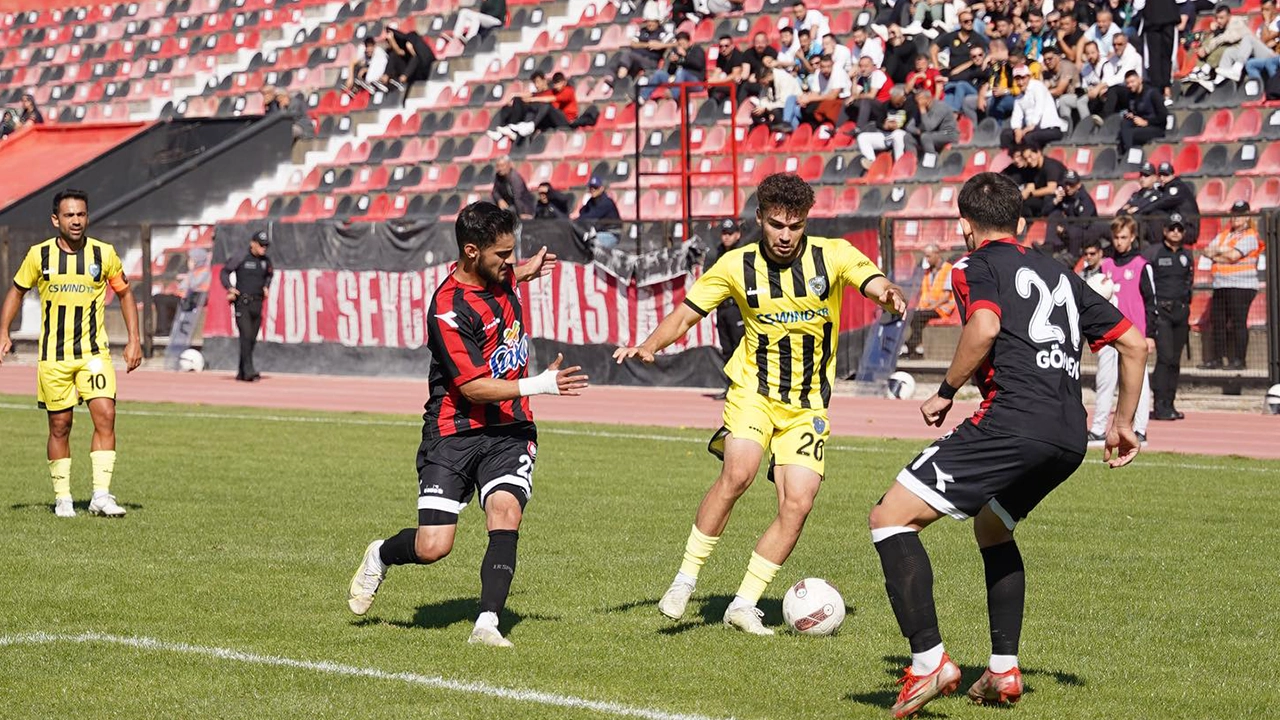 Gelenek Bozulmadı, Uşakspor 1 - Aliağa FK 4