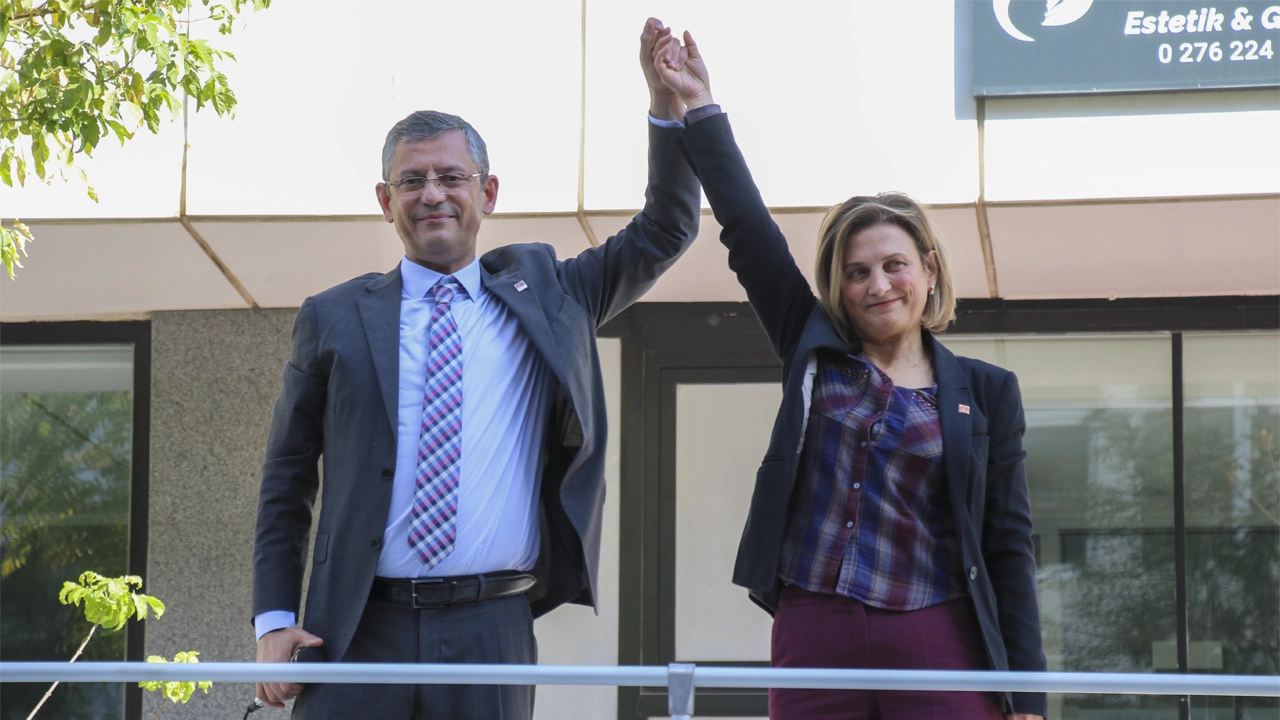 CHP Genel Başkan adayı Özgür Özel, Uşaklılarla buluştu