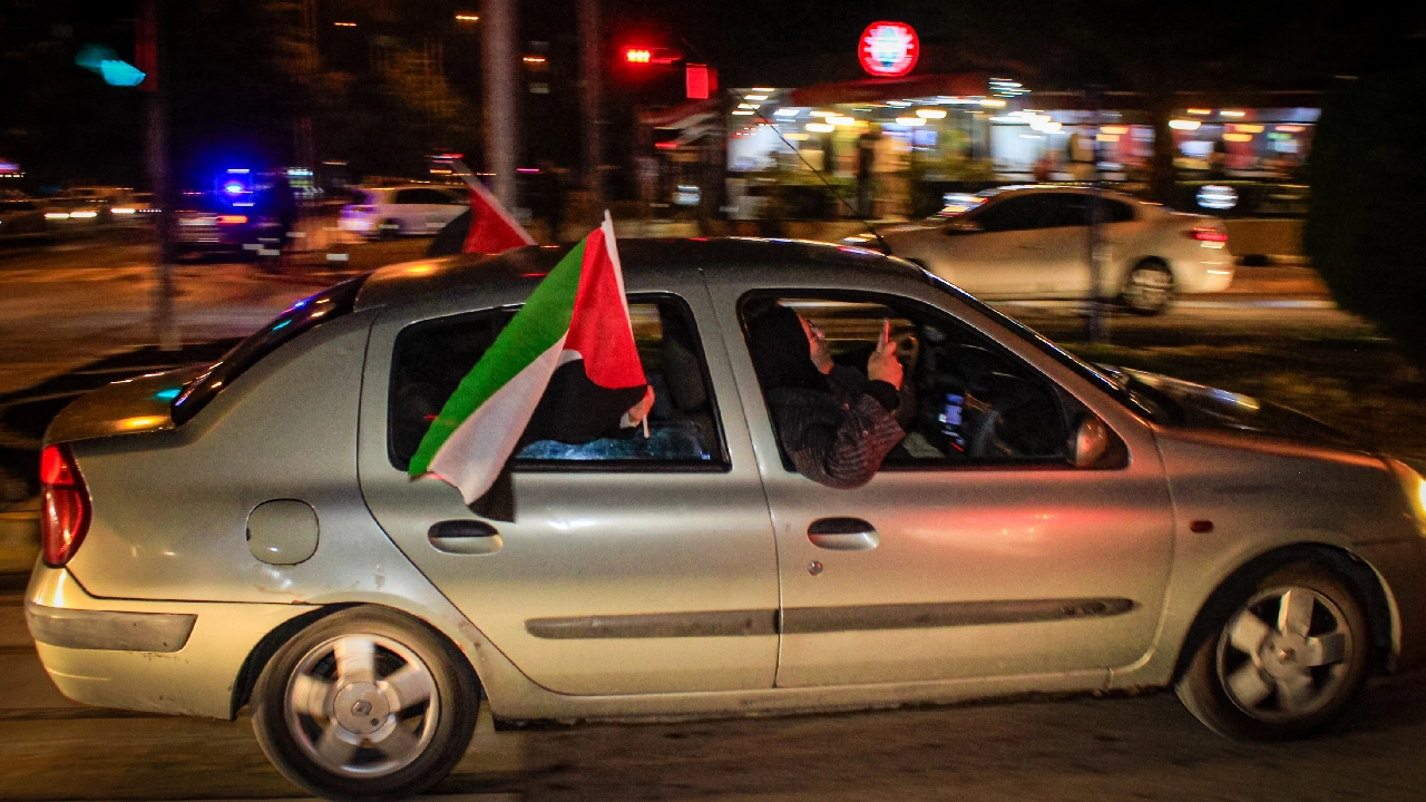 Uşak'ta, İsrail'in Gazze'deki hastaneye saldırısı protesto edildi
