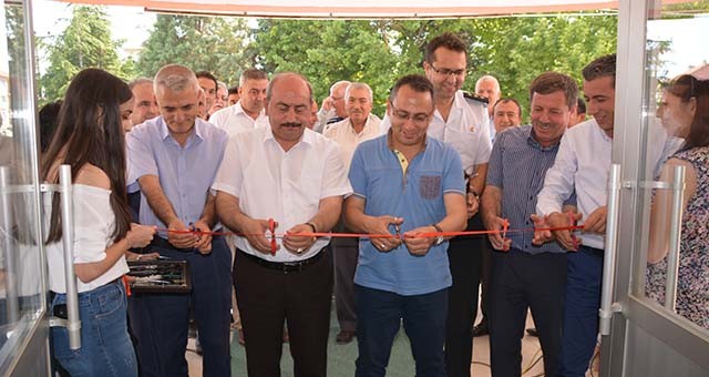 Banaz'da halk eğitim merkezi sergisi