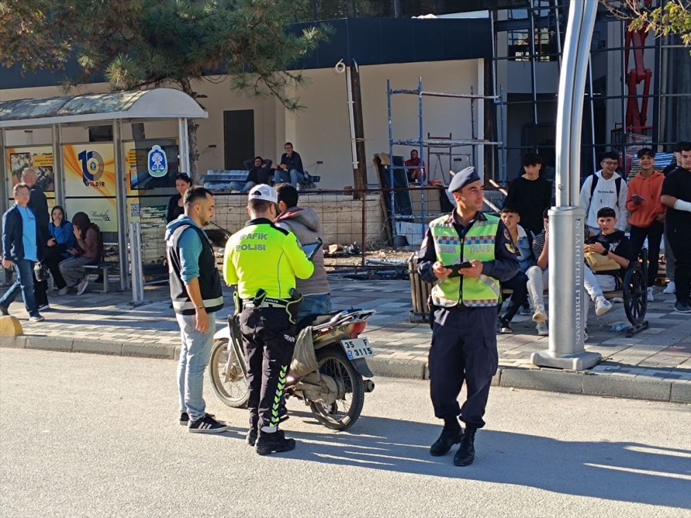 Sandıklı'da trafik ve asayiş denetimi yapıldı