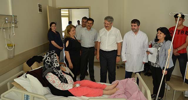 Uşak Üniversitesi Tıp Fakültesi Dekanı hastaneyi ziyaret etti