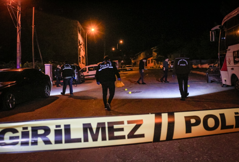 Uşak'ta silahlı kavga çıktı çok sayıda yaralı var