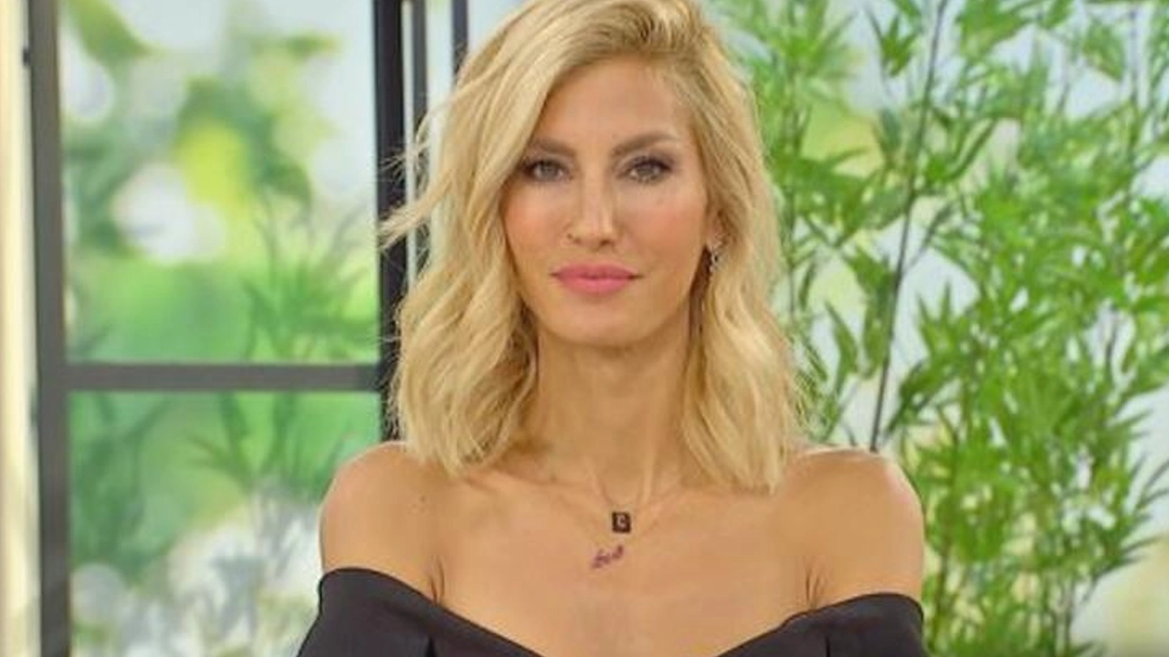 Çağla Şikel neden yok programı neden yayınlanmadı bitti mi?