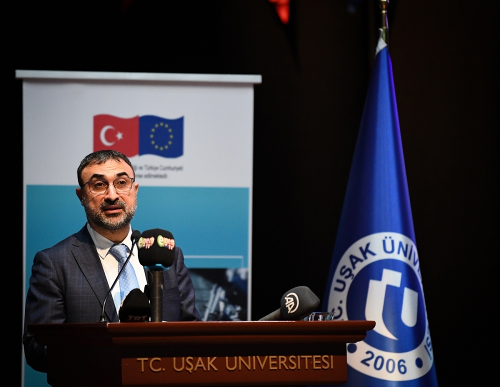 "Gençler çalışıyor, Uşak gelişiyor"  projesi tanıtıldı