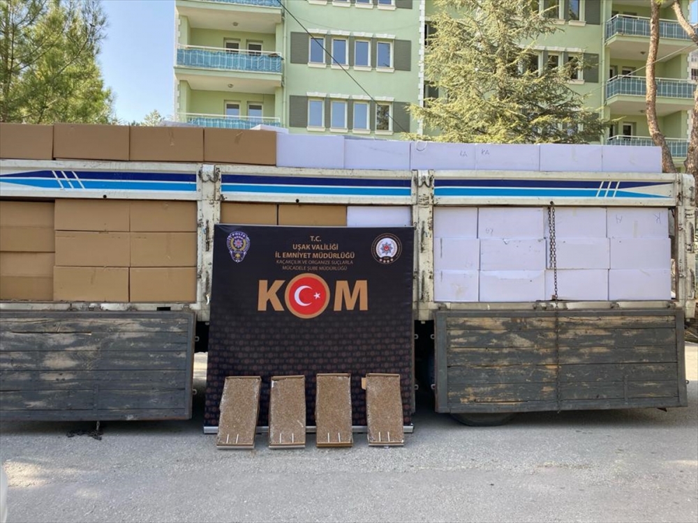 Uşak'ta tütünle doldurulmuş kamyon ele geçirildi.