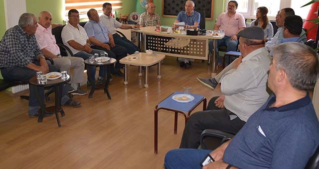 Banaz'da ekin zararlılarıyla mücadele
