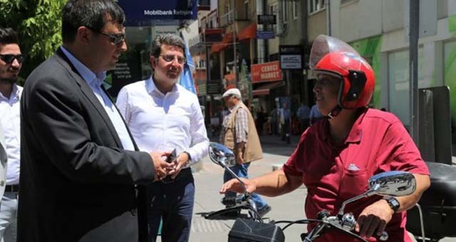Başkan Çakın zabıtanın trafik denetimine katıldı