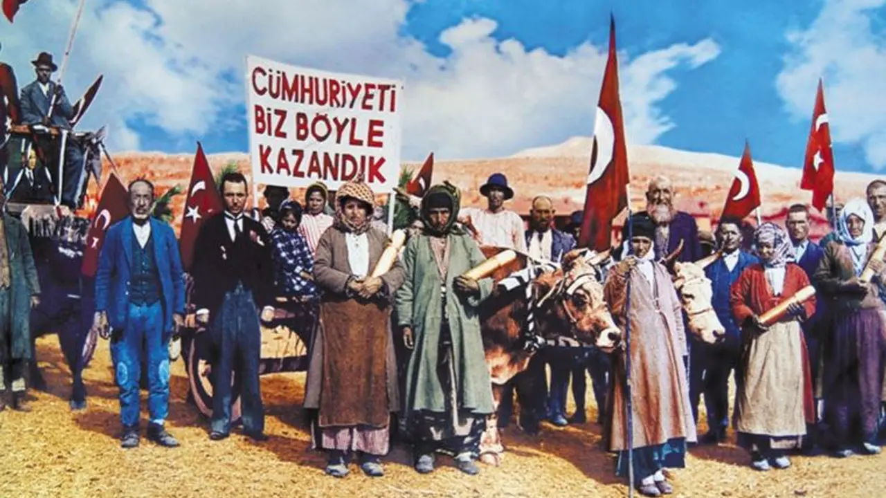Uşak "Cumhuriyet'i Biz Böyle Kazandık"   fotoğrafı canlandırıldı