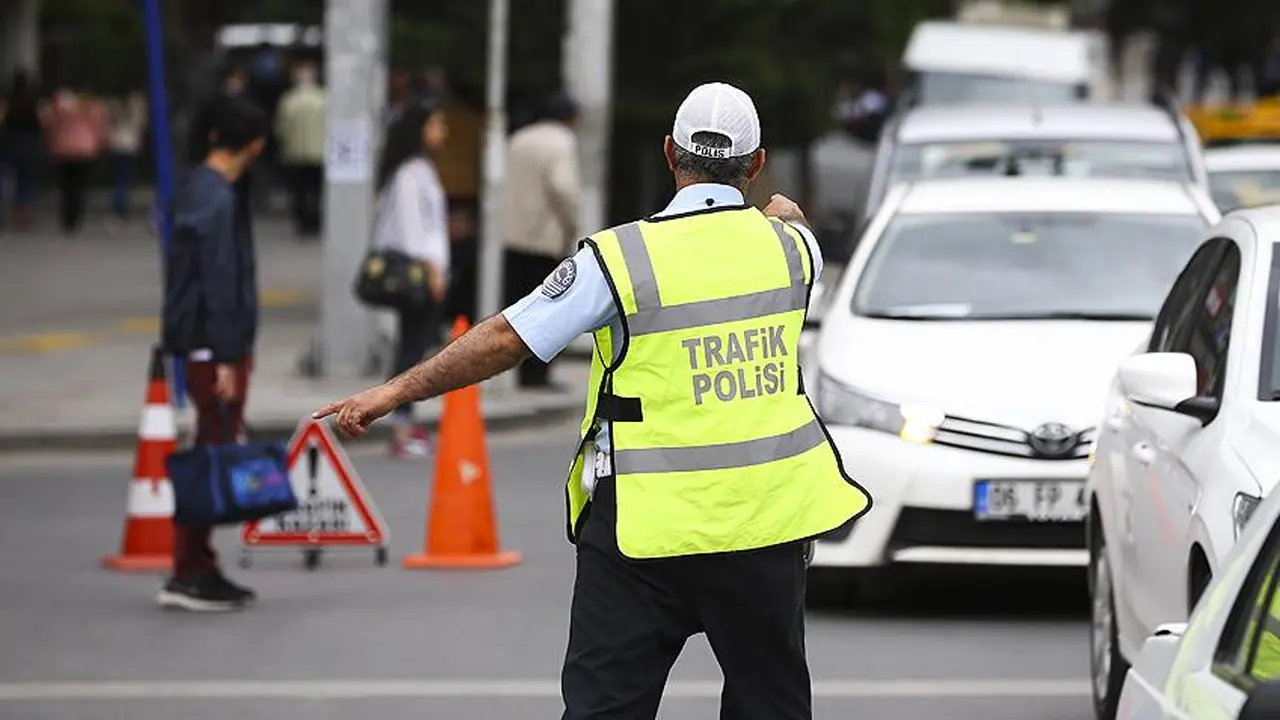 Uşaklı sürücülerin dikkatine! Resmen duyuruldu: 1 Aralık'a kadar yapmayan ceza yiyecek