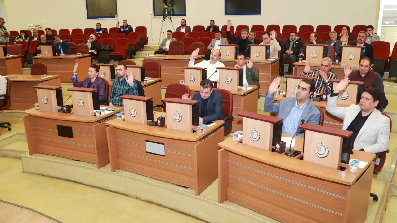 Uşak Belediye Meclisi'nden yeni karar, Artık 65 Yaş Üstüne Bedava