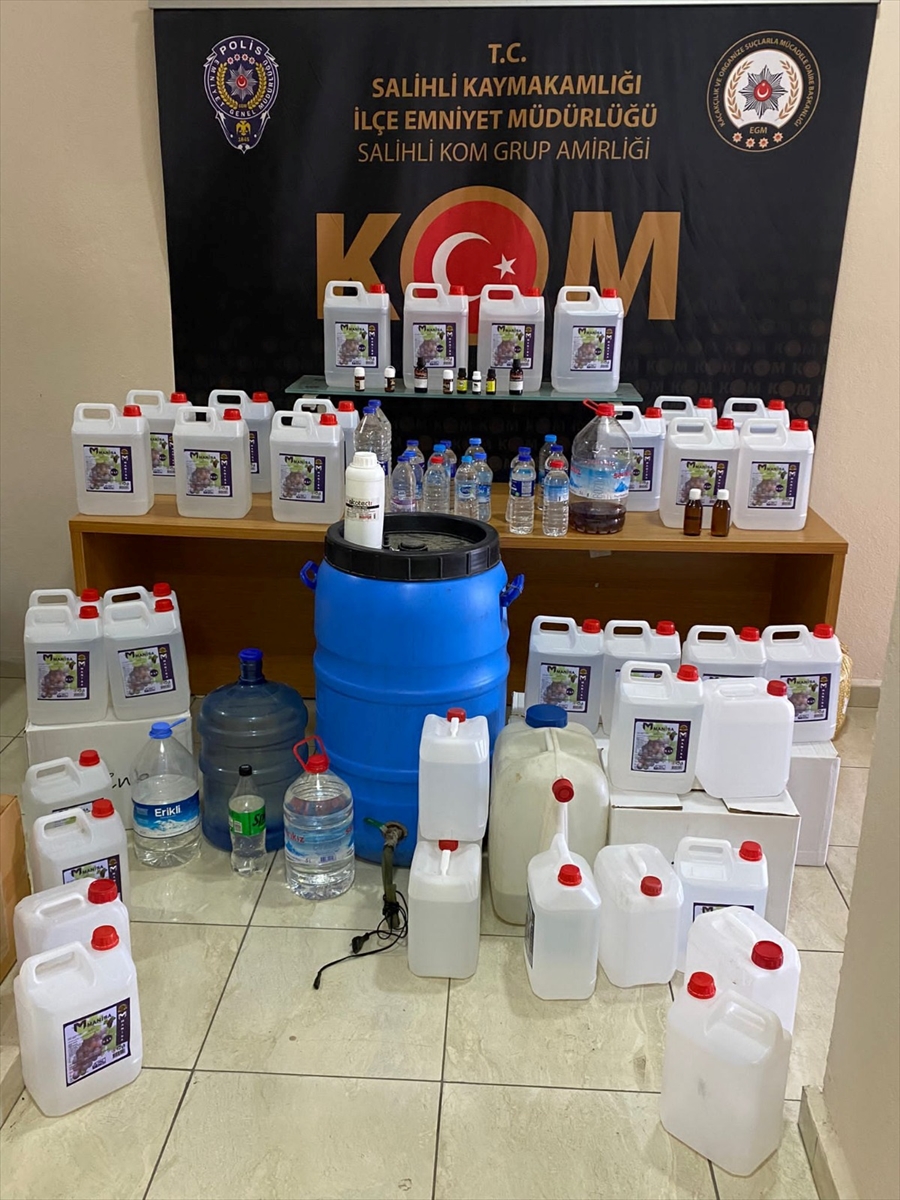 Manisa'da sahte içki operasyonu: 6 bin 643 litre kaçak içki ele geçirildi