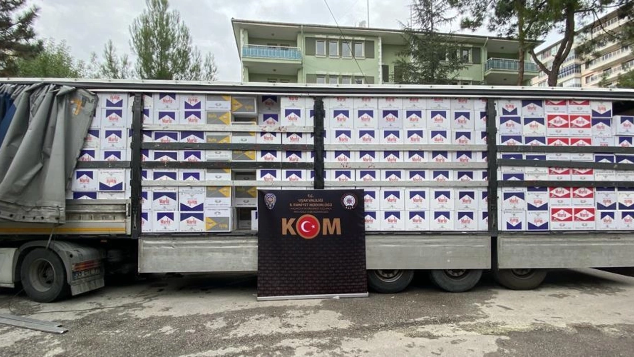 Uşak'ta Milyonlarca Değerinde Kaçak Tütün Ele Geçirildi