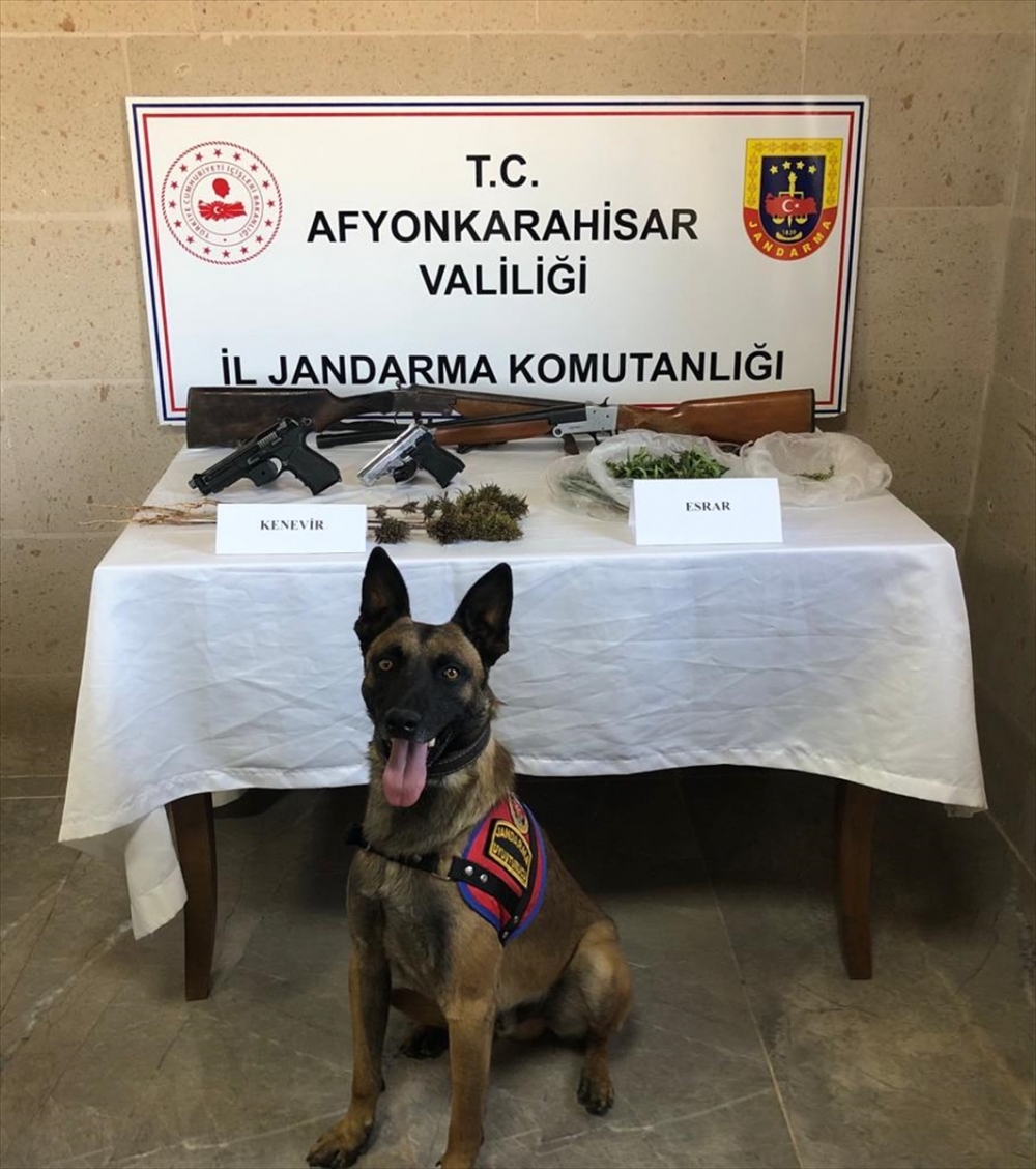 Afyonkarahisar'da uyuşturucu operasyonunda 2 şüpheli yakalandı