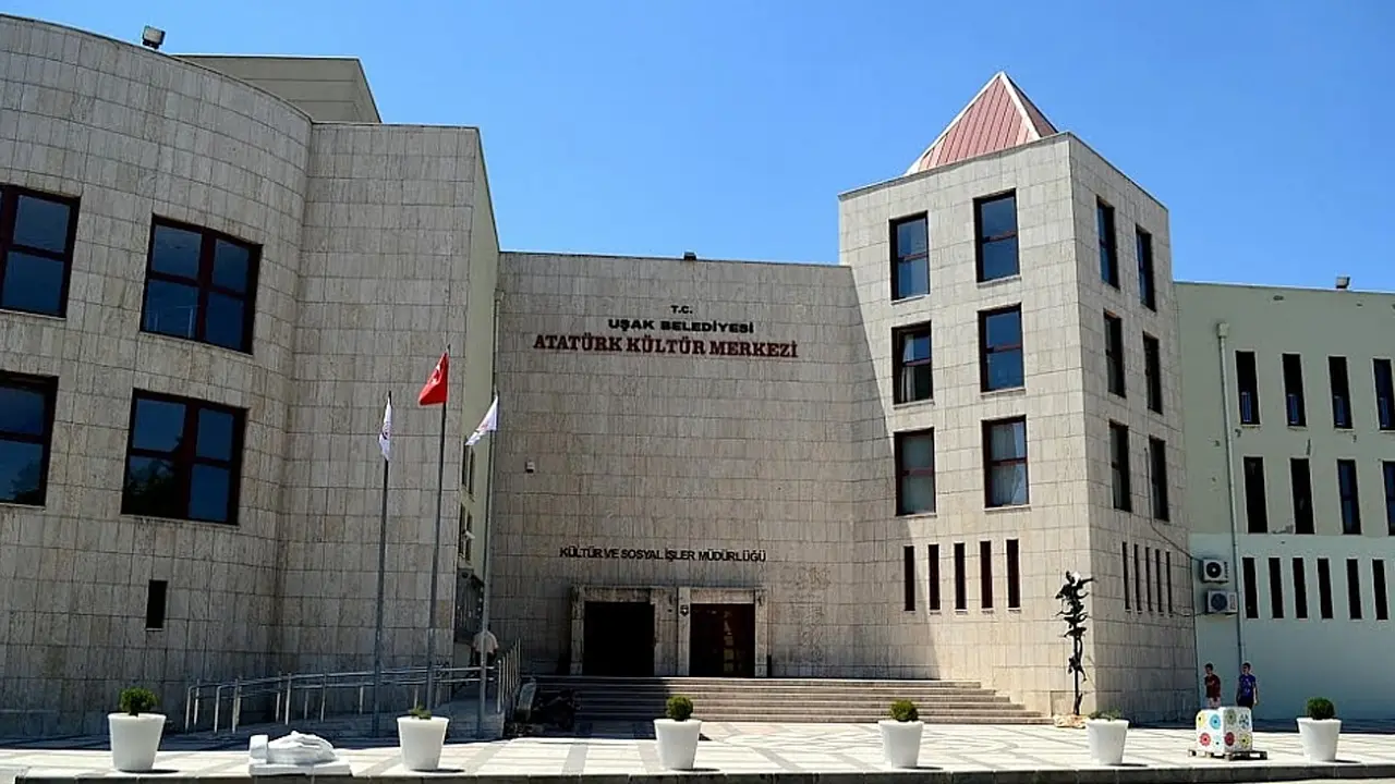 Matine Fuaye'de Bam Teli bu hafta Uşaklılarla buluşacak