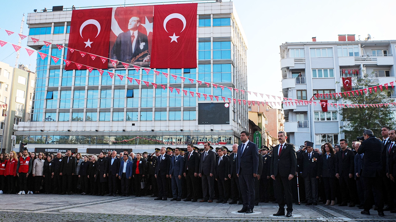 Ulu Önder Mustafa Kemal Atatürk Uşak'ta Anıldı