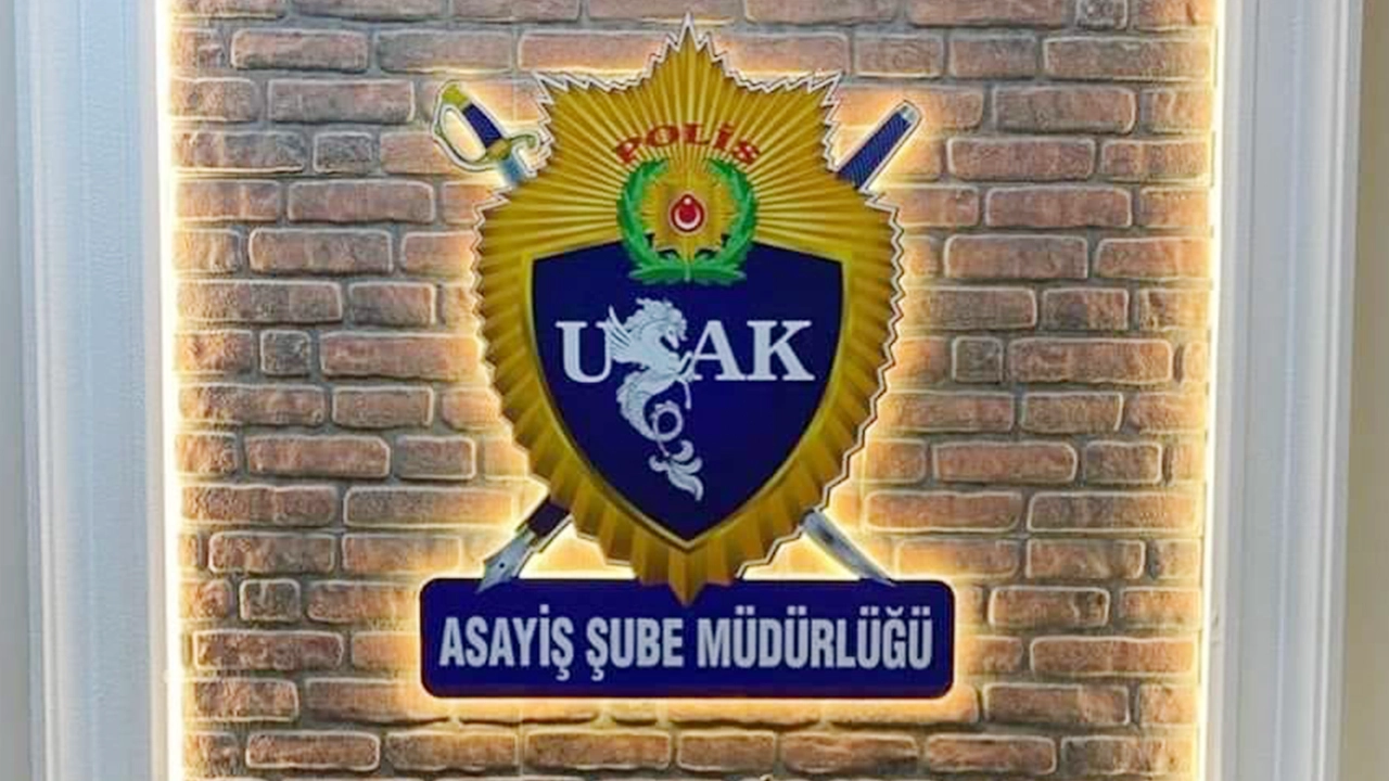 Küçük Teksas Uşak'ta Çok Sayıda Kesici Alet Ele Geçirildi