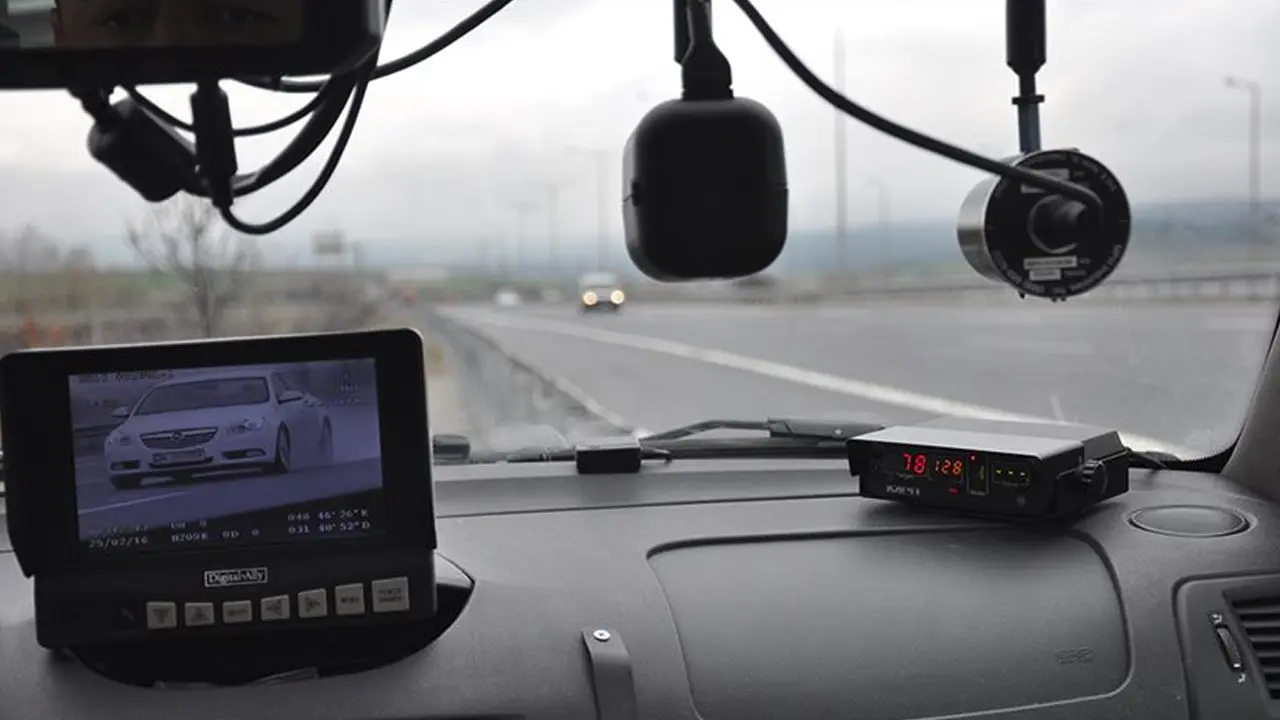 Uşak'ta Radar Sayısı Artıyor: Hız Sınırları Değişiyor!