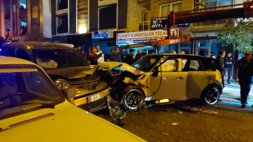 Aydın'da trafik kazasında 1'i polis yaralandı