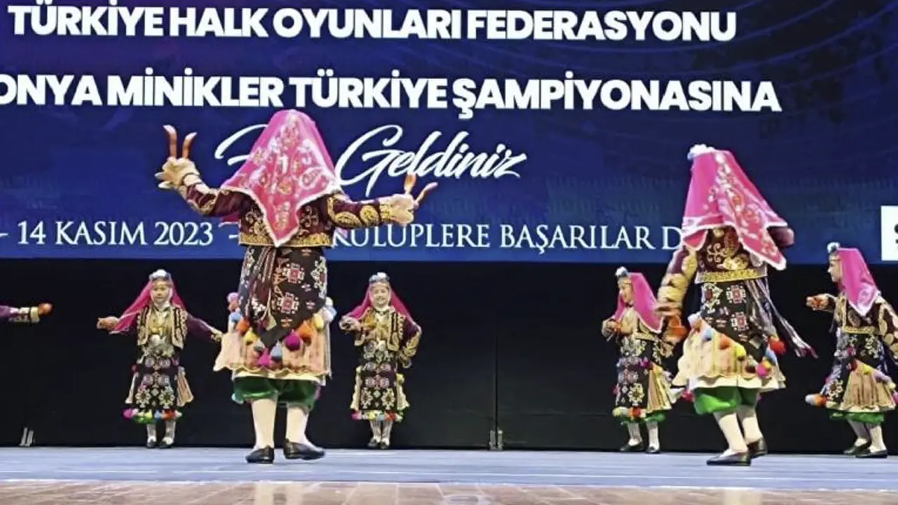 Uşak Gül Spor Kulübü Halk Oyunlarında Türkiye 6. Oldu