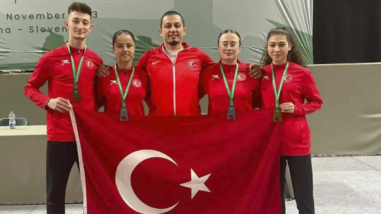 Büyük Gurur: Uşak'lı Kareteciler Slovenya'dan 4 Madalya Getirdi
