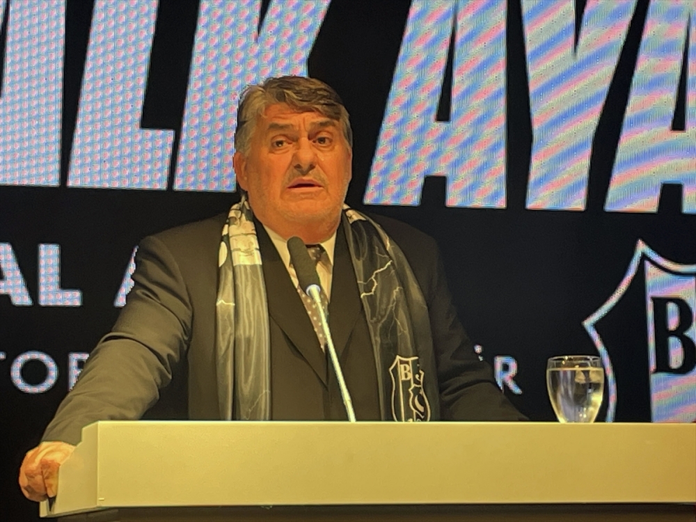 Beşiktaş Kulübü Başkan Adayı Serdal Adalı, İzmir'de kongre üyeleriyle buluştu:
