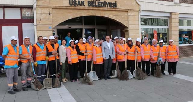 Şehrin Gizli Kahramanları Daha Temiz Uşak İçin 7/24 Çalışmalarını Sürdürüyor