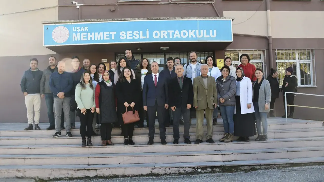Milli Eğitim Müdürü Yücel, Mehmet Sesli Ortaokulu’nda Öğretmenlerle Buluştu