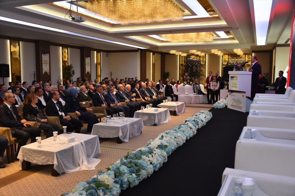 Afyonkarahisar'da "7. Tıbbi, Aromatik ve Baharat Bitkileri Çalıştayı" başladı