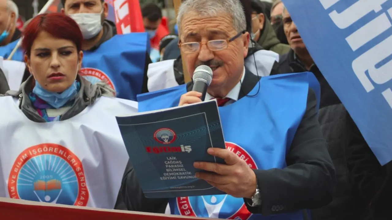 Uşaklı Öğretmenler, Öğretmenler Gününde İş Bırakma Kararı Aldı!