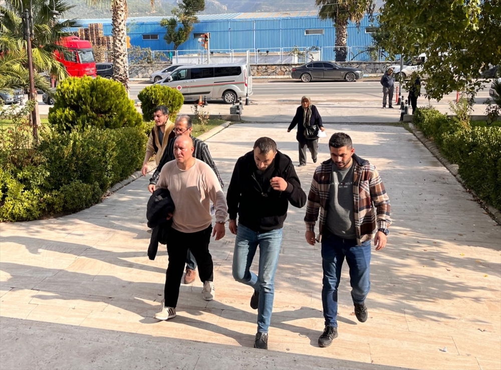Muğla Milas'ta Gasp İddiasıyla ilgili 3 Zanlı Tutuklandı