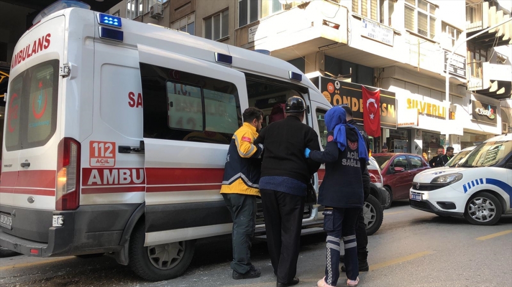 Nazilli'de İhmal Kazayı Getirdi: Motosiklet Devrildi, 2 Yaralı