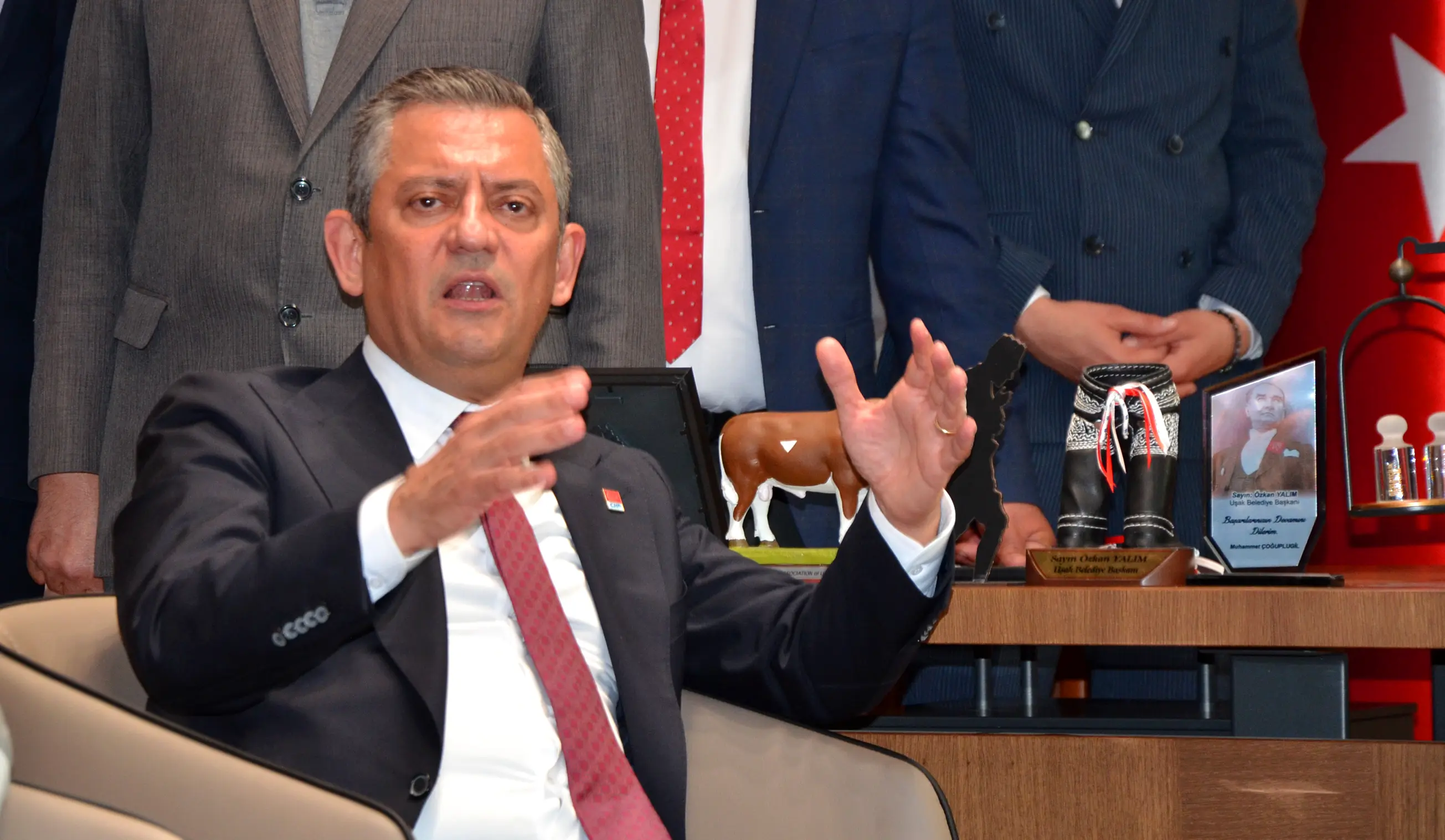 ozgur-ozel-usak-tarhanasi-icti-miting-yapti-4