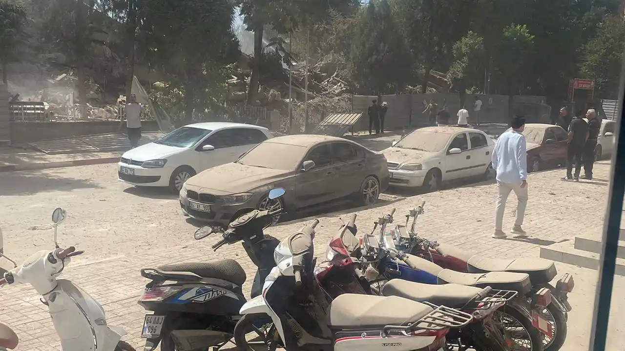 Uşak Öğretmenevi Yıkım1