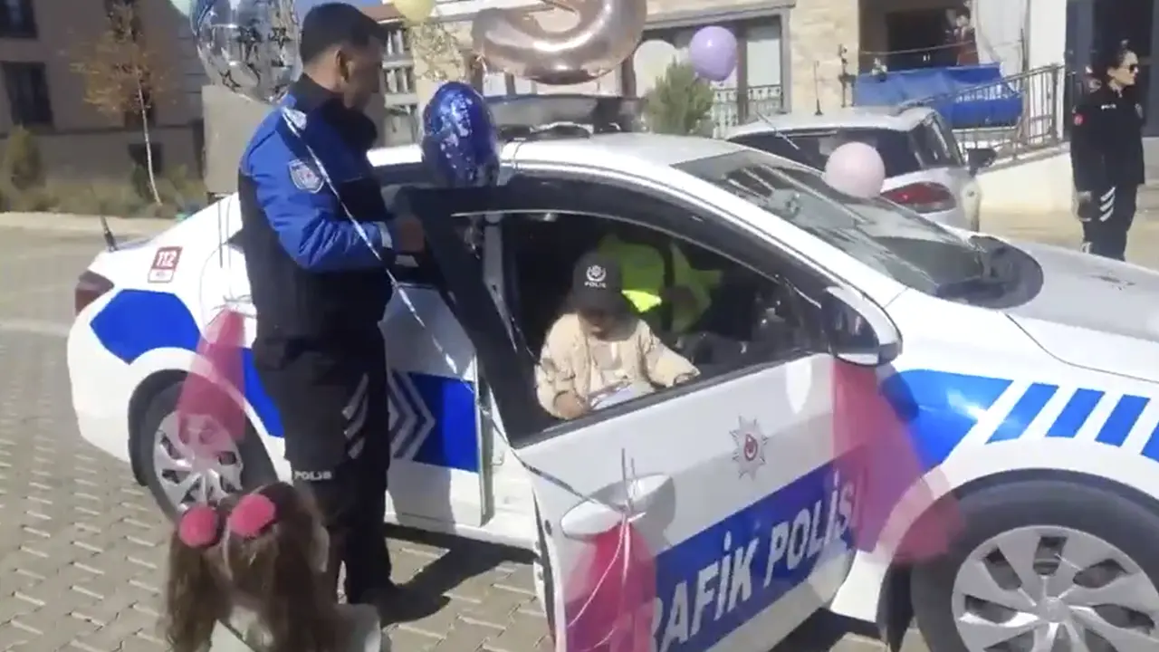 Uşak’ta Şehit Kızı Zeynep Erva’ya Duygulandıran Doğum Günü Sürprizi 1